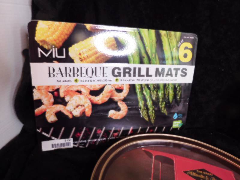 lot 12138 image: BBQ Grill Mats� & Metal Serving Tray
