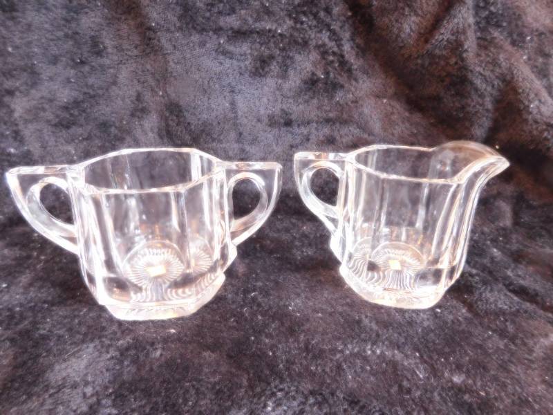 lot 12165 image: Vintage Heisey Crystal Sugar & Creamer Set