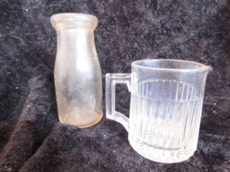 lot 12933 image: Vintage Heisey Narrow Flute Creamer