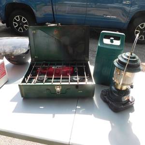 lot 8050 image: Coleman Camp Stove & Coleman Lantern