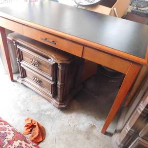 lot 8024 image: Black Vinyl Topped TableDesk wNice Red-brown Trim