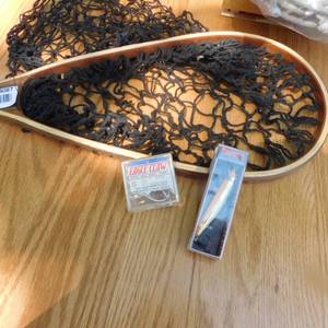 lot 8087 image: Wood Fishnet and Lures.