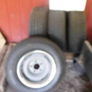 lot 8090 image: Chevrolet 5 lug Wheels with Caps
