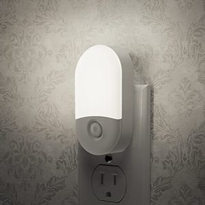 lot 5659 image: LOHAS Night Lights Plug into Wall Auto Dusk to Dawn Sensor, 0.6W Dimmable LED Nightlights, Daylight White 5000K, 3060lm Small Night Light for Hallway, Kids, Adults, Bathroom, Stairs