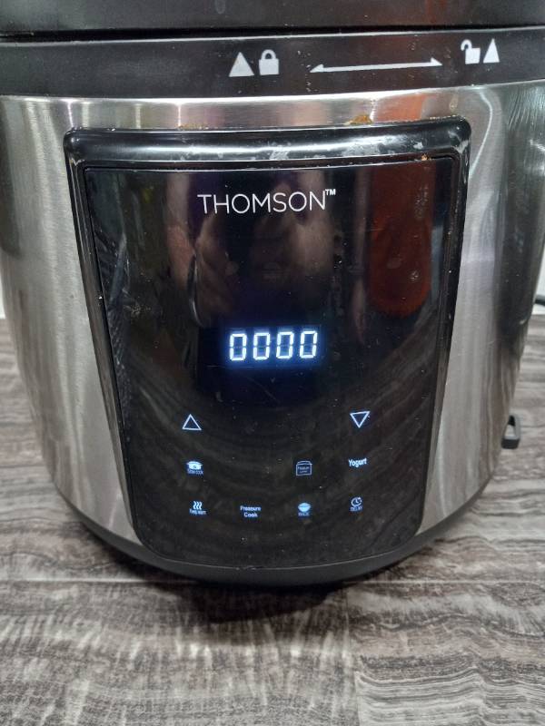  Thomson TFPC607 9-in-1 Pressure Cooker and Air Fryer with Dual  Lid, Slow Cooker and More, Digital Touch Display, 6.5 QT Capacity, Included  Cooking Accessories - Stainless Steel : Home & Kitchen