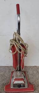 lot 392 image: Quick kleen vacuum