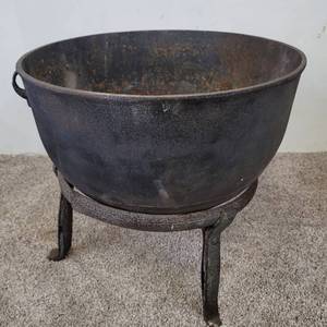 lot 412 image: Vintage large cast iron cauldron pot on stand