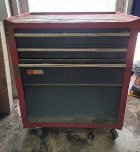 lot 424 image: Craftsman 3 drawer & under storage on wheels