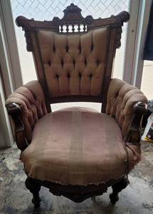lot 427 image: Vintage chair