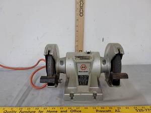 lot 450 image: Black & Decker 5 bench grinder