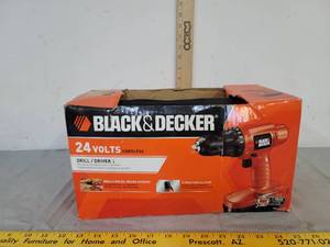 lot 456 image: New Black & Decker 24 V cordless drilldriver