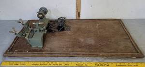 lot 462 image: Vintage foley belsaw K-350 key machine