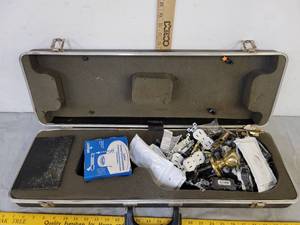 lot 489 image: Various outlets  light fixture & door knob