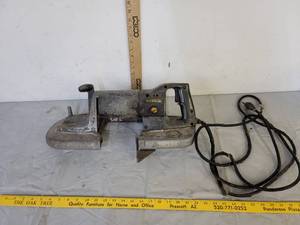 lot 502 image: Portable band saw