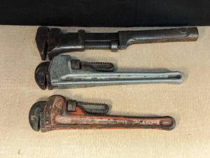 lot 646 image: (3) Pipe Wrenches.