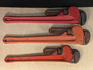lot 647 image: (3) Pipe Wrenches.