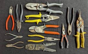 lot 658 image: Pliers.