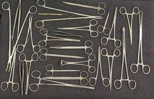lot 674 image: Scissors.