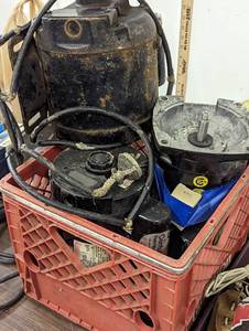lot 789 image: Motors and Crate.