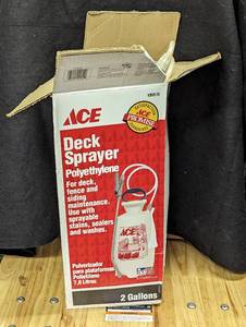 lot 685 image: ACE Deck Sprayer Polyethylene 2 Gallons