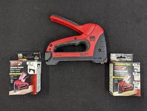 lot 694 image: Gardner Bender Cable Boss Staple Gun, Insulated Staples 12