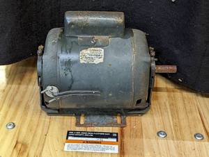 lot 724 image: Vintage A.C. Motor Century Elec. Co. St. Louis, Mo