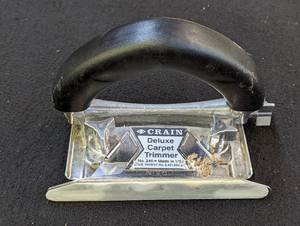 lot 726 image: Crain Deluxe Carpet Trimmer