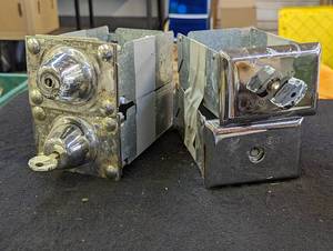 lot 730 image: Lock Boxes with Keys.