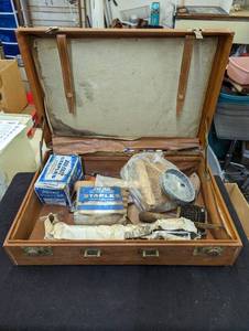 lot 738 image: Suitcase broken Latches, and Contents.