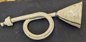 lot 748 image: Decoration French Horn.