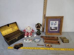 lot 537 image: Home decor