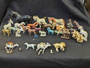 lot 773 image: Horse figurines.
