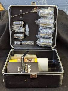 lot 783 image: Traveling Bar Set.