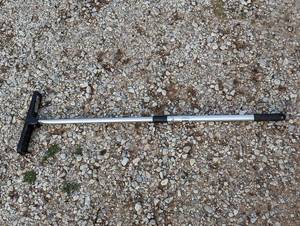 lot 585 image: Power pick magnet