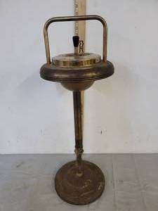lot 556 image: Vintage brass pedestal ash tray