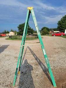 lot 577 image: 8 Werner fiberglass ladder