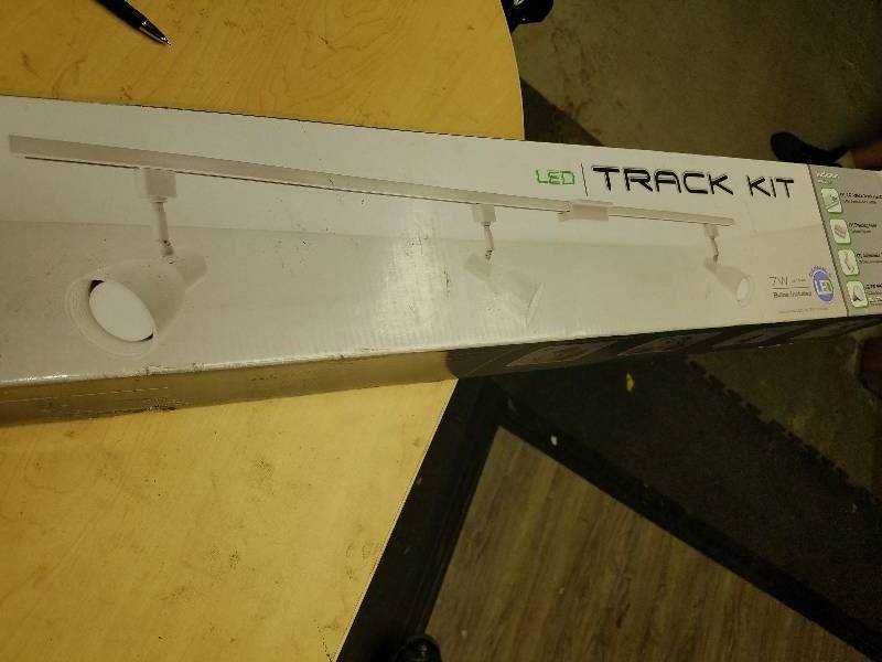 lot 1783 image: Lithonia Lighting LED Track Kit-White