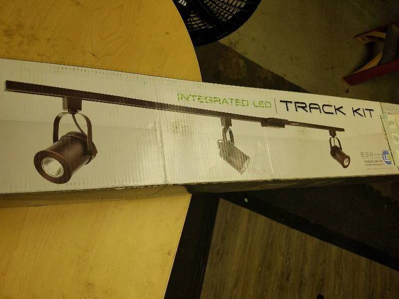 lot 1786 image: Lithonia Lighting LED Track Kit-bronze