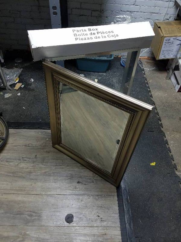 lot 1805 image: Medicine Cabinet- no back