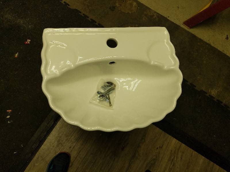 lot 1806 image: Bathroom Seashell Pedistool Sink