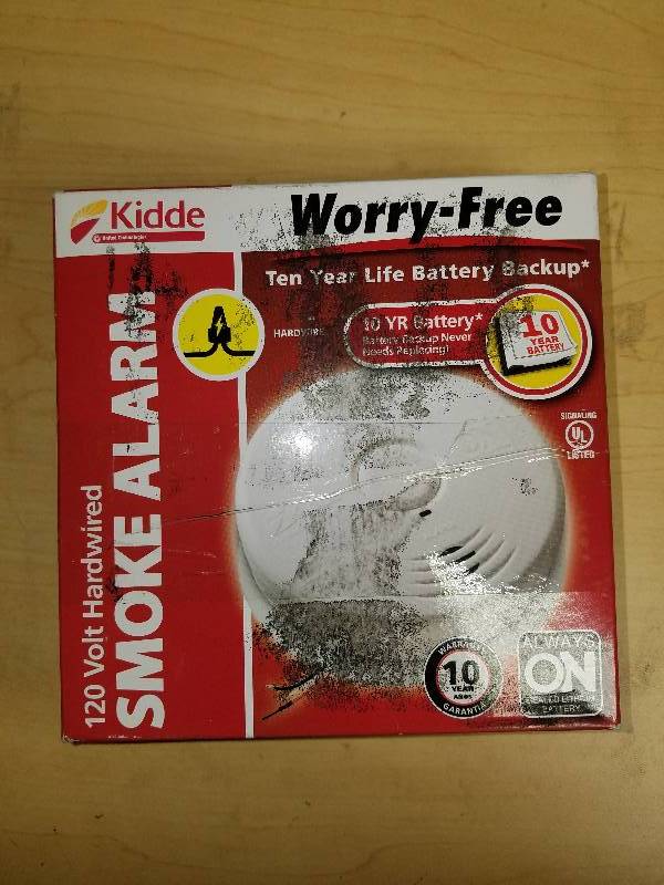 lot 1825 image: Kidd 20 volt hardwire smoke alarm