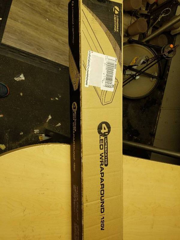 lot 1827 image: Lithonia Lighting 4 LED Wraparound - broken shade