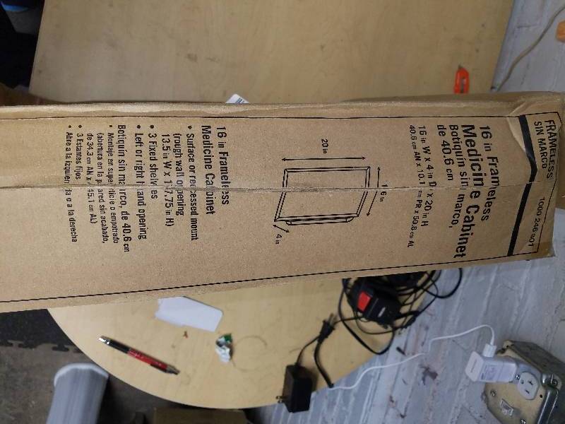 lot 1842 image: 16 Frameless Medicine Cabinet