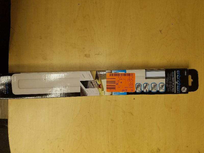 lot 1846 image: Enbrighten 18 LED Premium Steel Light Fixture