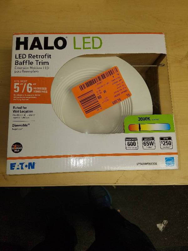lot 1867 image: Halo LED Retrofit Baffle Trim- 56 Soft White
