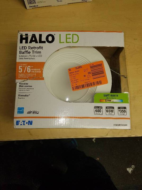 lot 1869 image: Halo LED Retrofit Baffle Trim- 56 Soft White