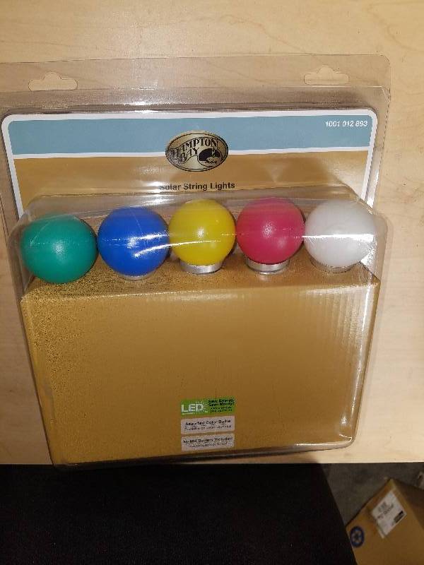 lot 1881 image: Solar String Lights-Various colors