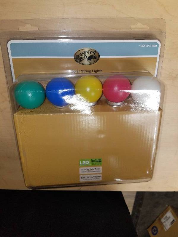 lot 1883 image: Solar String Lights-Various colors