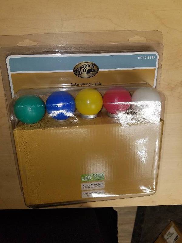 lot 1884 image: Solar String Lights-Various colors