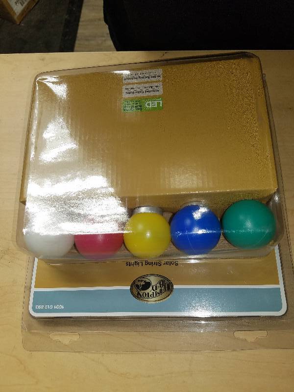 lot 1885 image: Solar String Lights-Various colors